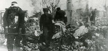 460px-After_Greek_atrocity_August_1922